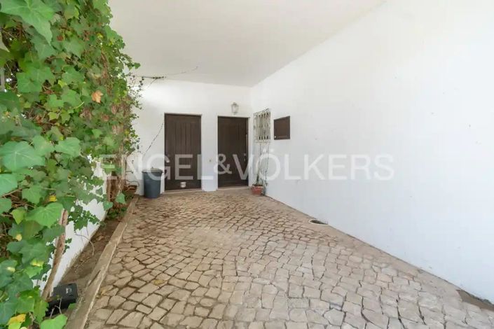 Image No.7-3 Bed House for sale