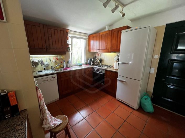 Image No.10-4 Bed House for sale