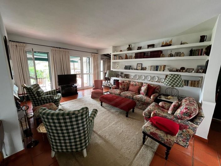 Image No.2-4 Bed House for sale