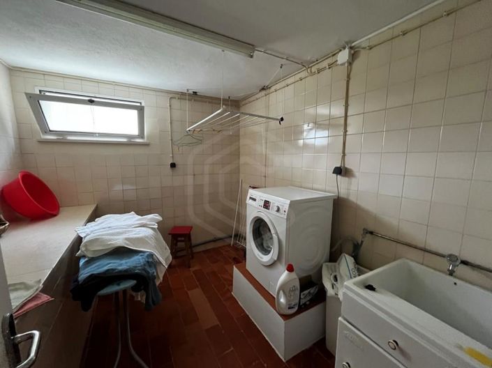 Image No.40-4 Bed House for sale