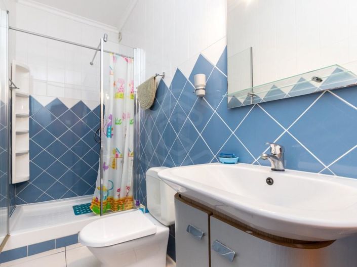 Image No.19-10 Bed House for sale