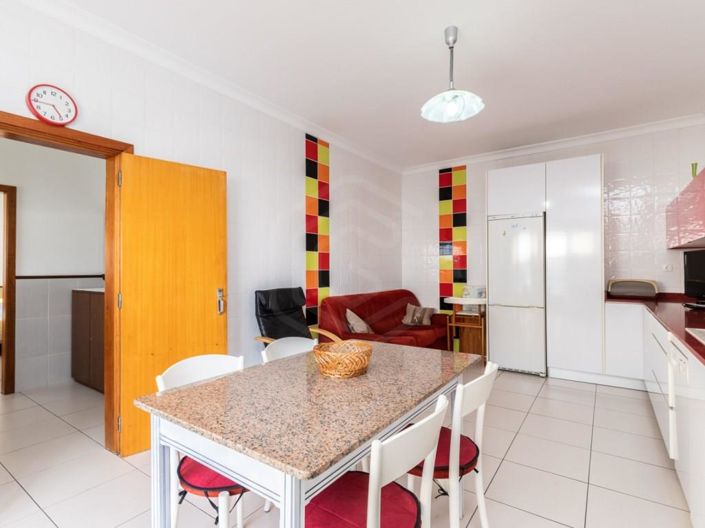 Image No.35-10 Bed House for sale