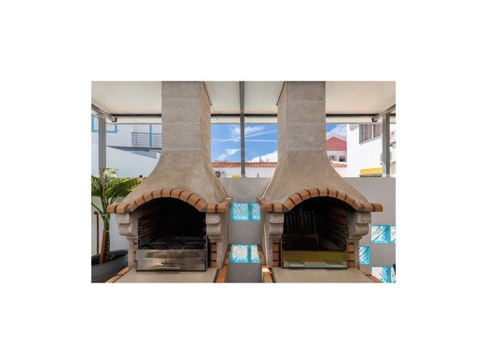 Image No.4-10 Bed House for sale