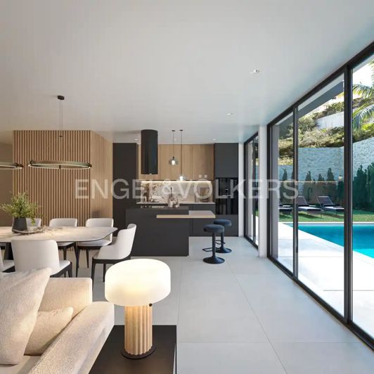 Image No.8-4 Bed House for sale