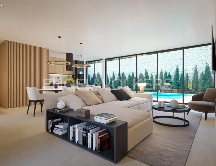 Image No.9-4 Bed House for sale