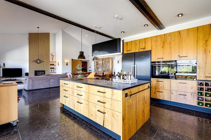 Image No.16-3 Bed House for sale