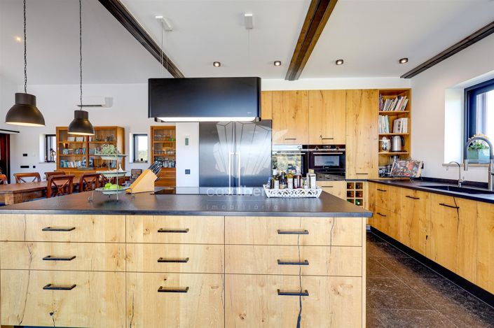 Image No.18-3 Bed House for sale