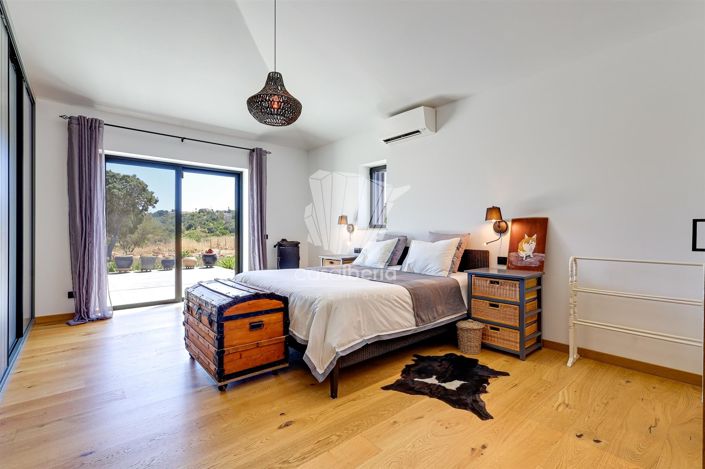 Image No.24-3 Bed House for sale