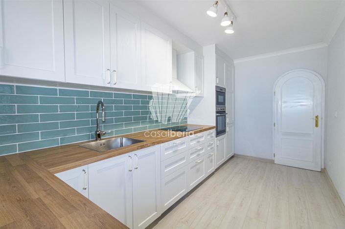 Image No.19-3 Bed House for sale