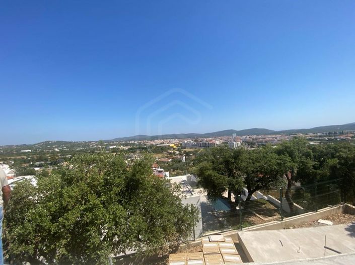 Image No.2-5 Bed House for sale