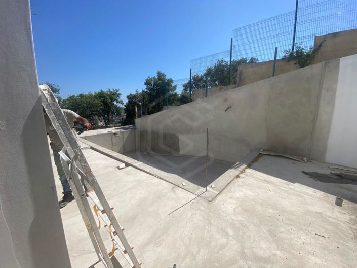 Image No.3-5 Bed House for sale