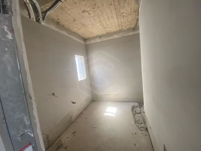 Image No.4-5 Bed House for sale