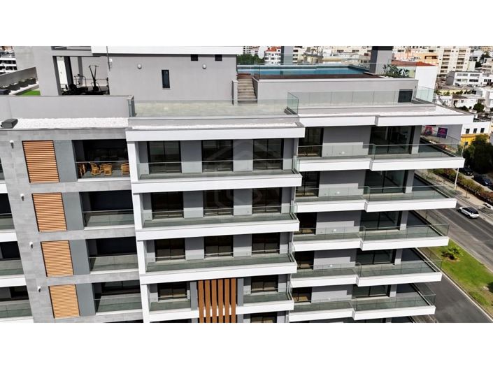 Image No.19-4 Bed Apartment for sale