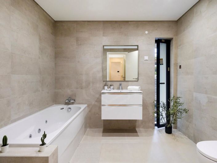 Image No.15-4 Bed Apartment for sale