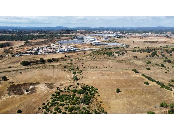 Image No.10-3 Bed House for sale