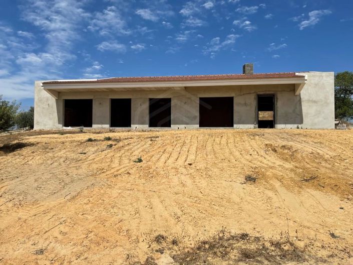 Image No.17-3 Bed House for sale