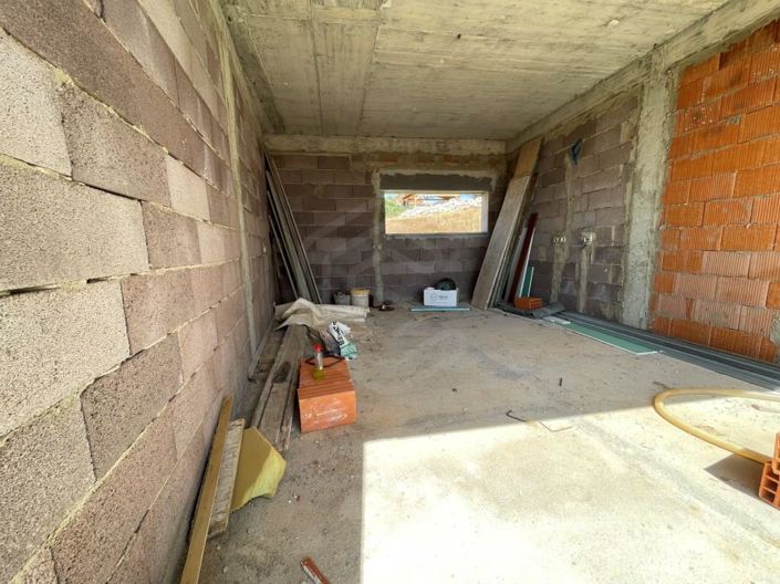 Image No.21-3 Bed House for sale