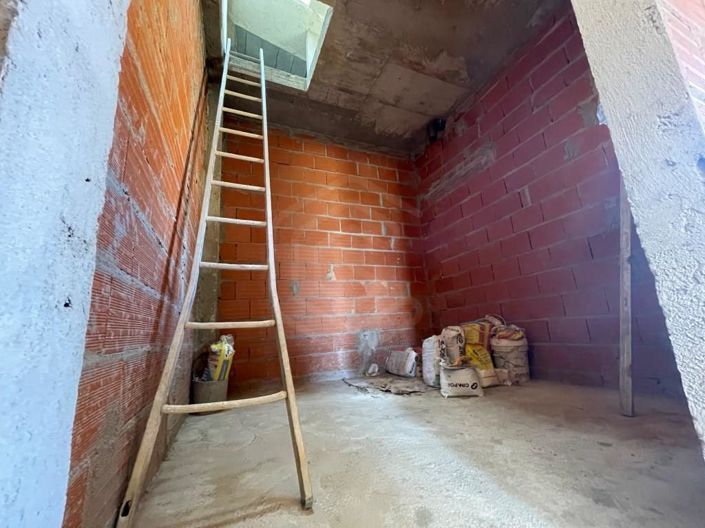 Image No.40-3 Bed House for sale