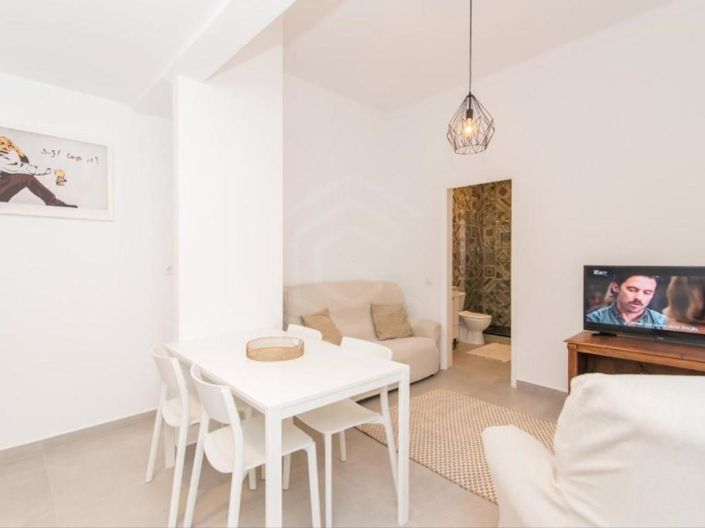 Image No.1-4 Bed House for sale