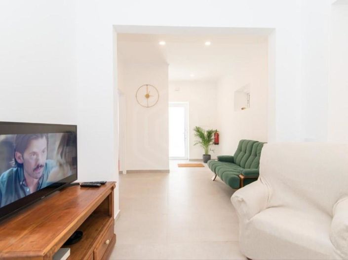 Image No.6-4 Bed House for sale