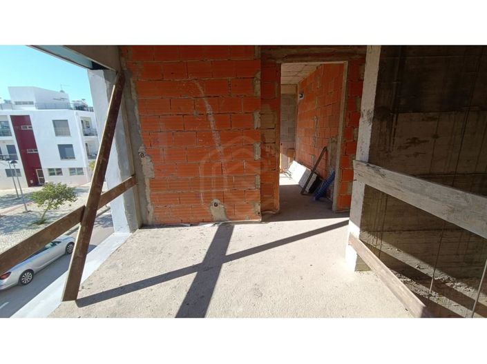 Image No.18-3 Bed House for sale