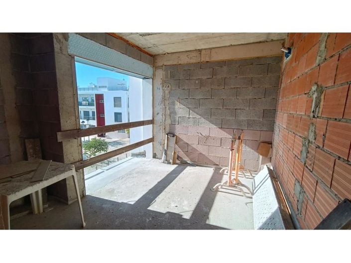 Image No.19-3 Bed House for sale