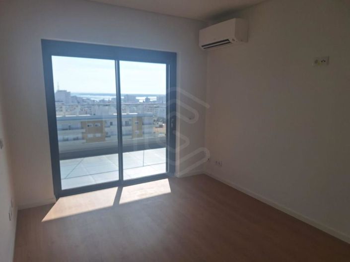 Image No.16-3 Bed Apartment for sale