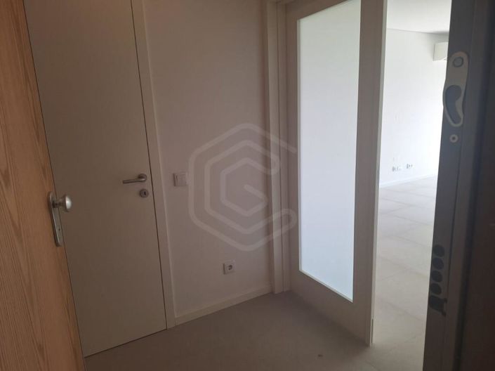 Image No.25-3 Bed Apartment for sale