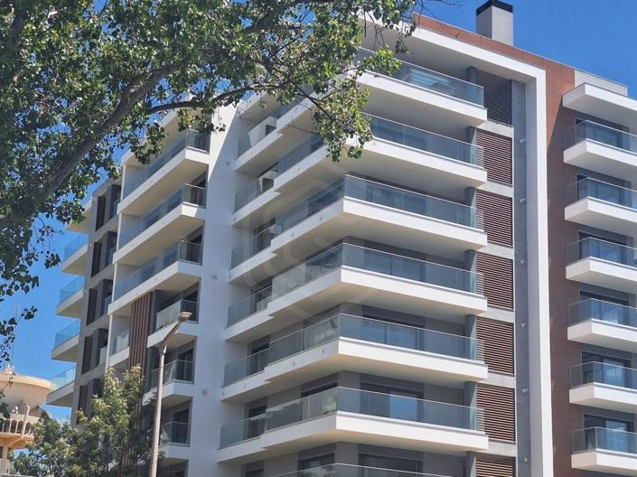 Image No.8-3 Bed Apartment for sale