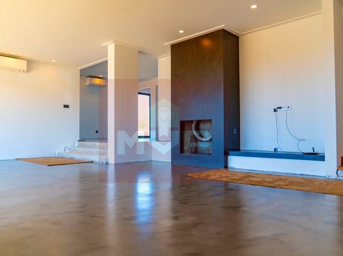 Image No.12-5 Bed House for sale