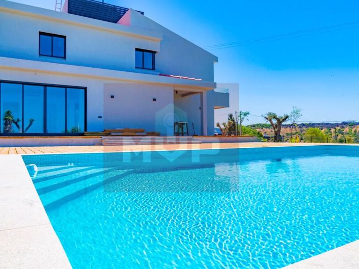 Image No.3-5 Bed House for sale