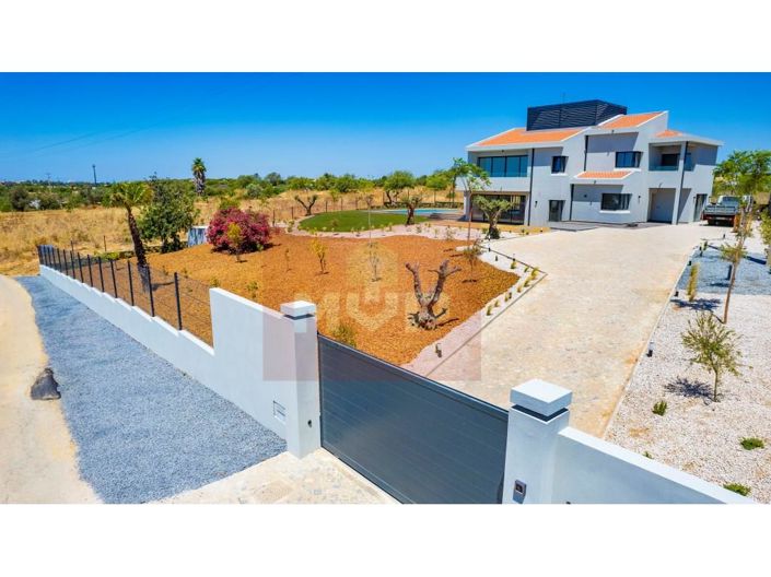 Image No.5-5 Bed House for sale