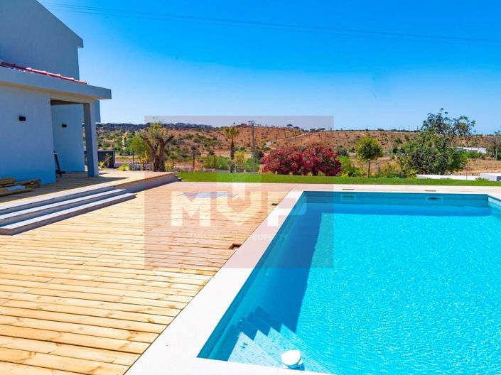 Image No.9-5 Bed House for sale