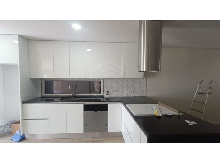 Image No.11-3 Bed House for sale