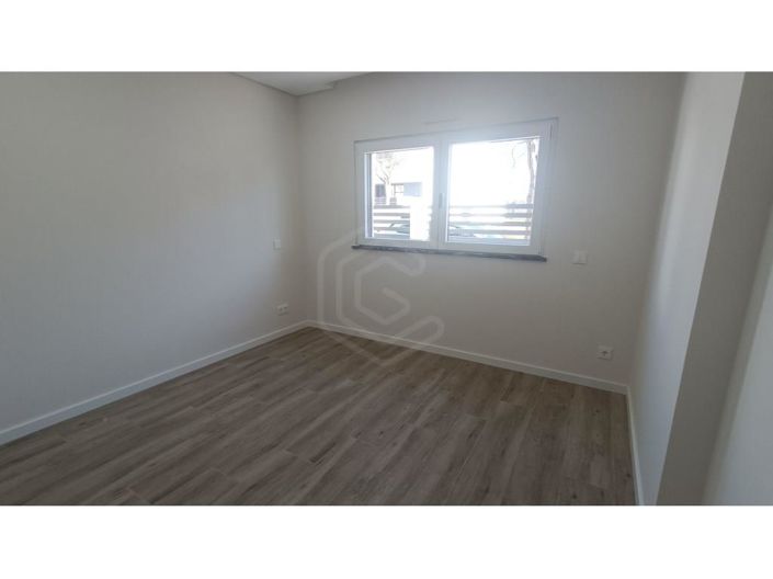 Image No.14-3 Bed House for sale