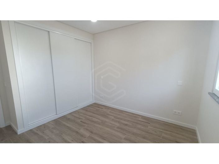 Image No.15-3 Bed House for sale