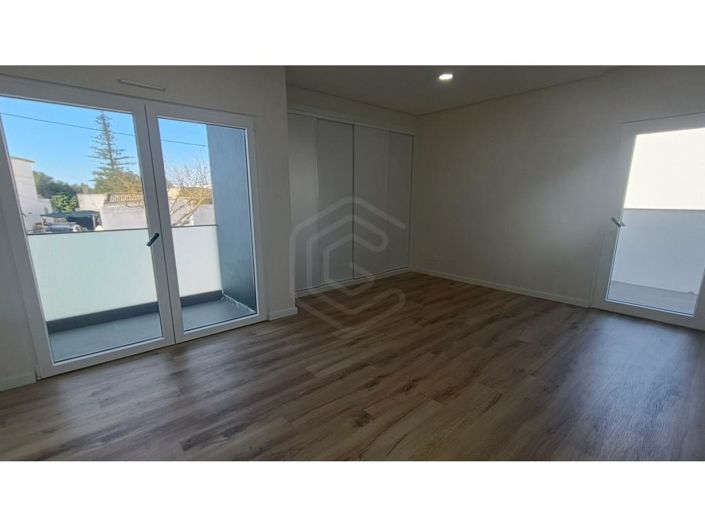 Image No.20-3 Bed House for sale