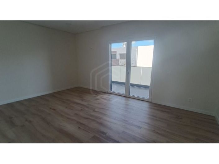 Image No.22-3 Bed House for sale