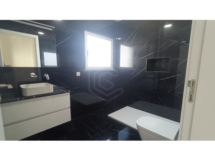 Image No.23-3 Bed House for sale