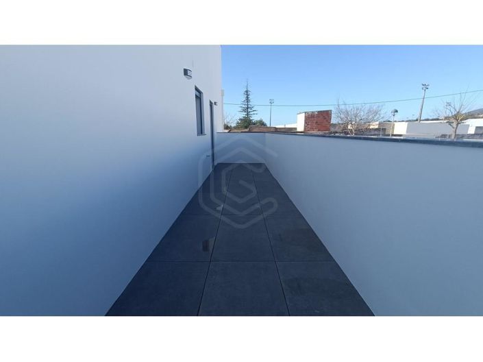 Image No.27-3 Bed House for sale