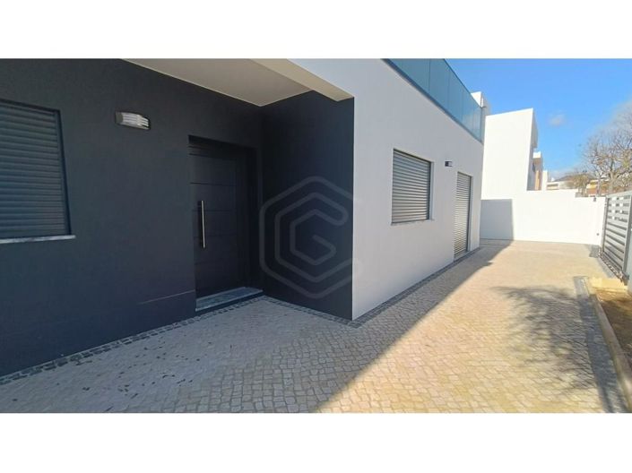 Image No.31-3 Bed House for sale