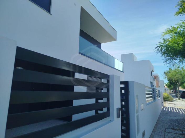 Image No.32-3 Bed House for sale