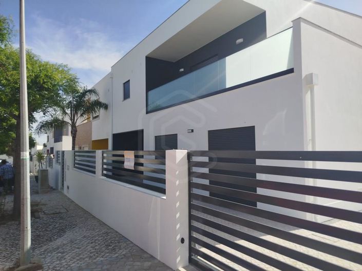 Image No.33-3 Bed House for sale