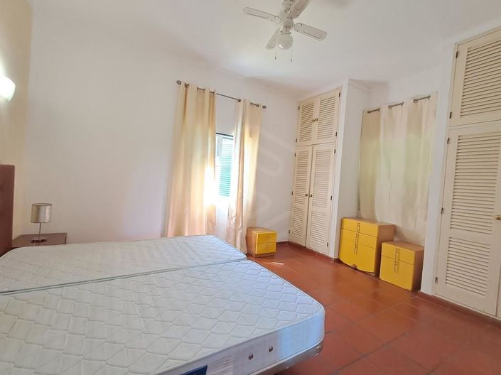 Image No.15-4 Bed House for sale