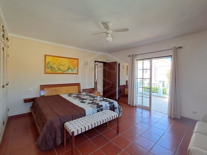 Image No.19-4 Bed House for sale