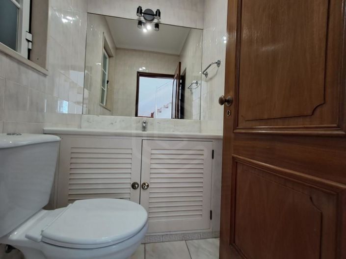 Image No.22-4 Bed House for sale