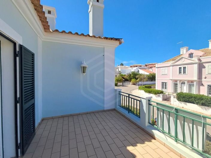 Image No.27-4 Bed House for sale