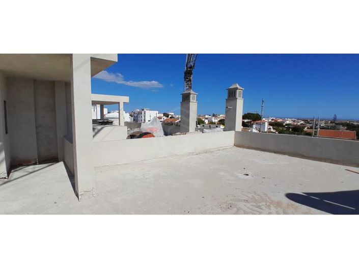 Image No.17-3 Bed Apartment for sale