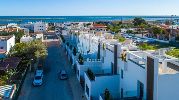 Image No.8-3 Bed House for sale