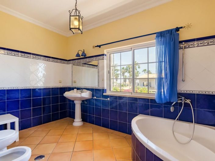 Image No.14-4 Bed House for sale